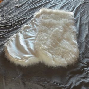 Demure and Dreamy Ivory Faux Fur Stole